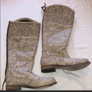 BUCKLE LEATHER BOOTS